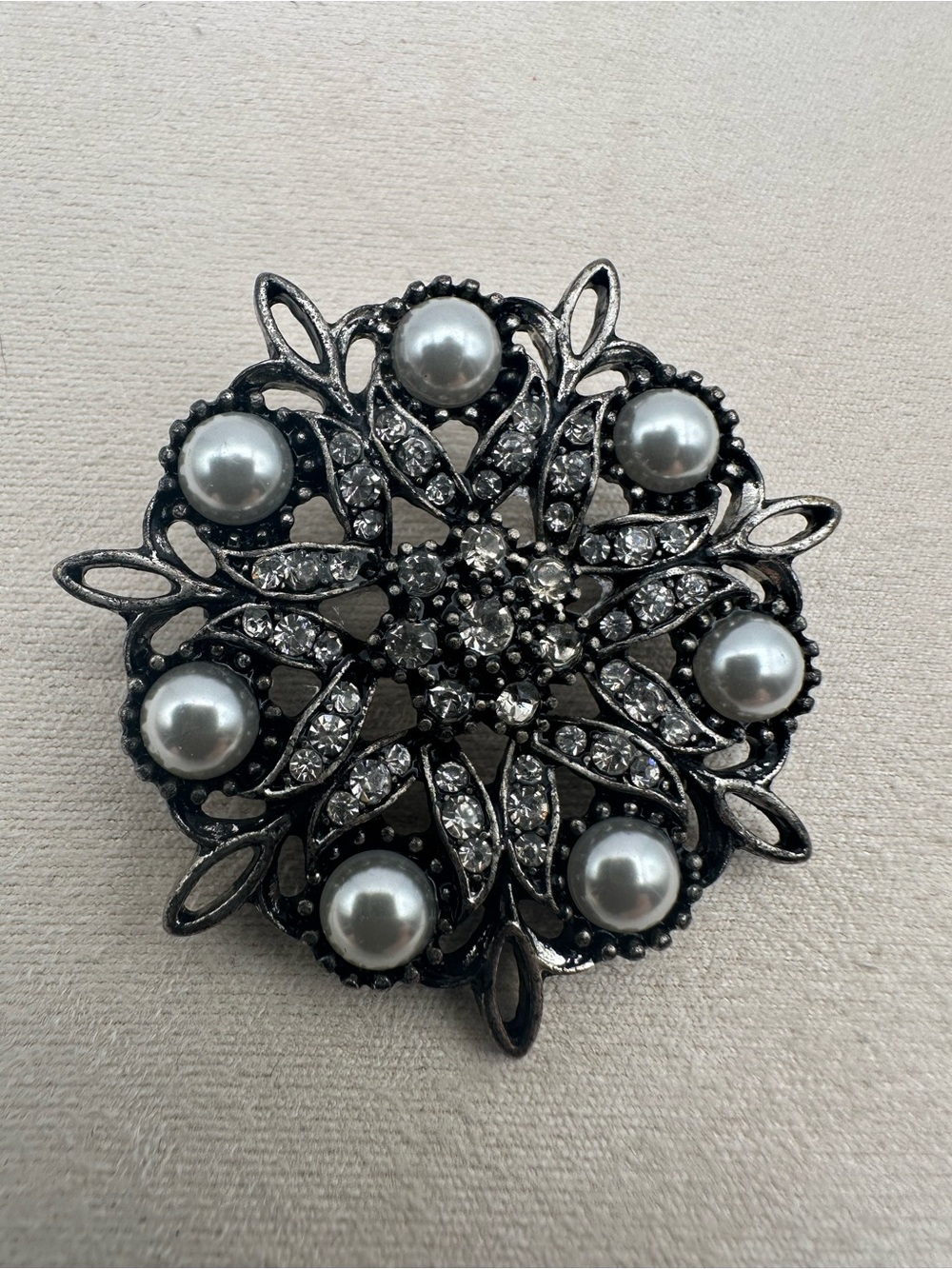 Vintage Style Faux Pearl Rhinestone Brooch Pin Pendant Antiqued Silver